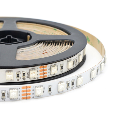Των εύκαμπτων οδηγήσεων RGB συνεχές ρεύμα 24V 12V 60 Leds 5050 συνόλου λουρίδων ελαφρύ για την οικοδόμηση